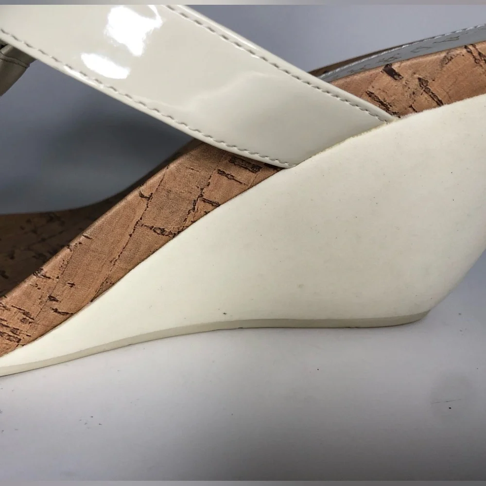 Ralph Lauren Cream Patent Leather T Strap Open Toe Wedge Sandal Size 10B